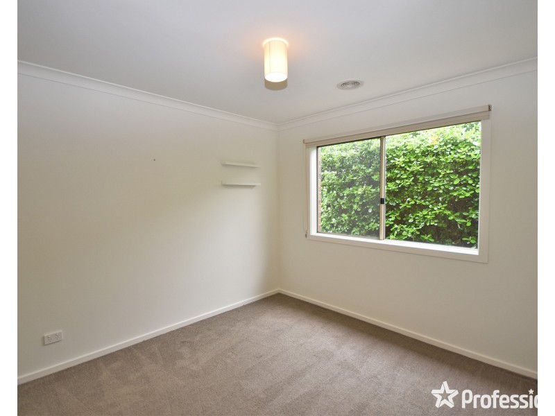 42a Ross Pincott Drive, Mooroolbark VIC 3138