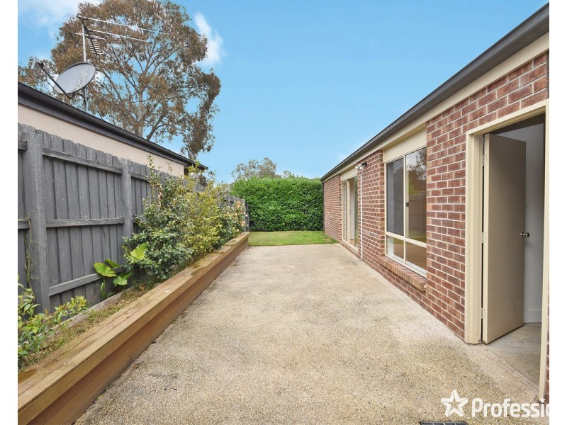 42a Ross Pincott Drive, Mooroolbark VIC 3138