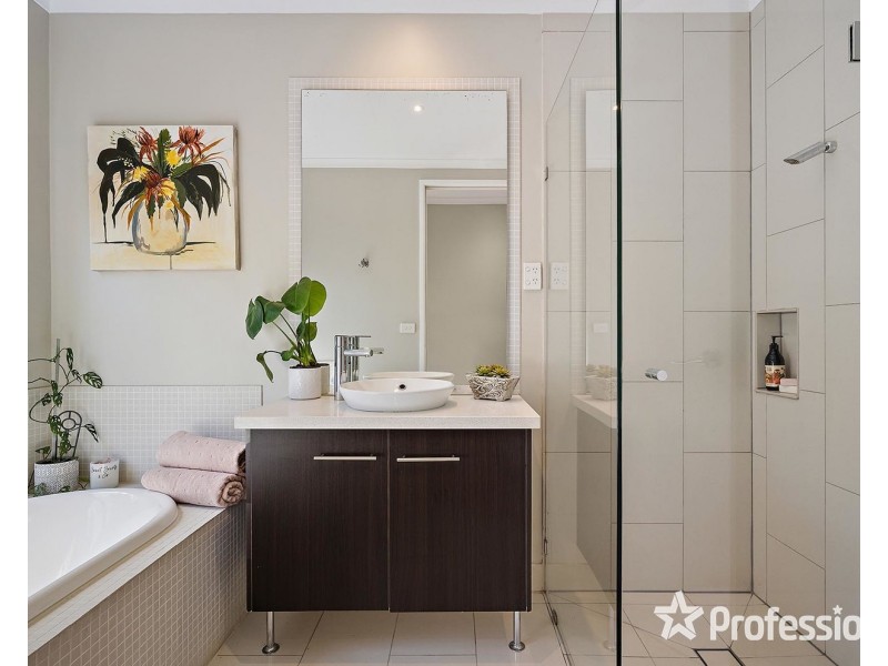 209 Cambridge Road, Mooroolbark VIC 3138