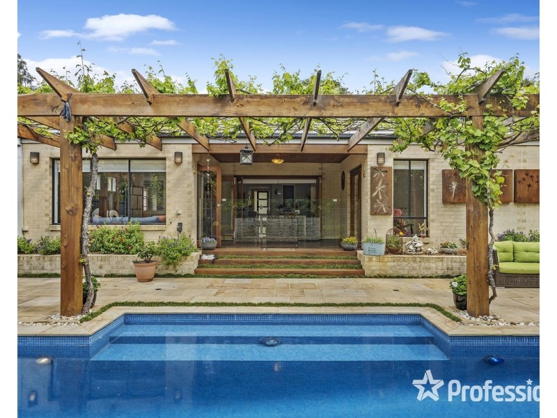 209 Cambridge Road, Mooroolbark VIC 3138