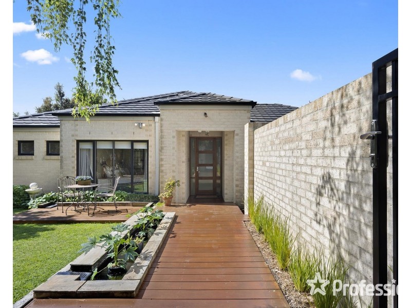 209 Cambridge Road, Mooroolbark VIC 3138