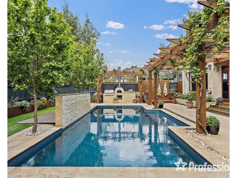 209 Cambridge Road, Mooroolbark VIC 3138