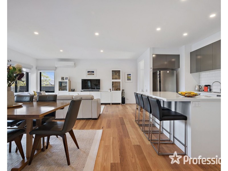 14a Royal Avenue, Mooroolbark VIC 3138