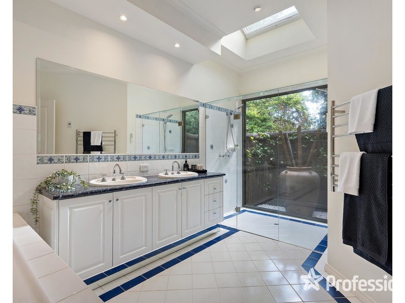 120 Cambridge Road, Kilsyth VIC 3137