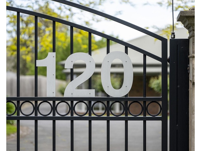 120 Cambridge Road, Kilsyth VIC 3137