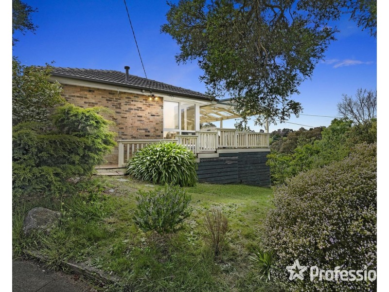 13 Alawara Drive, Mooroolbark VIC 3138