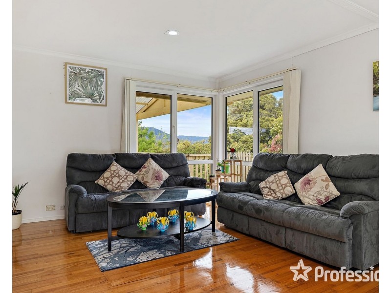 13 Alawara Drive, Mooroolbark VIC 3138
