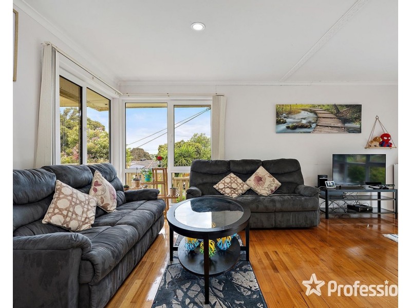 13 Alawara Drive, Mooroolbark VIC 3138