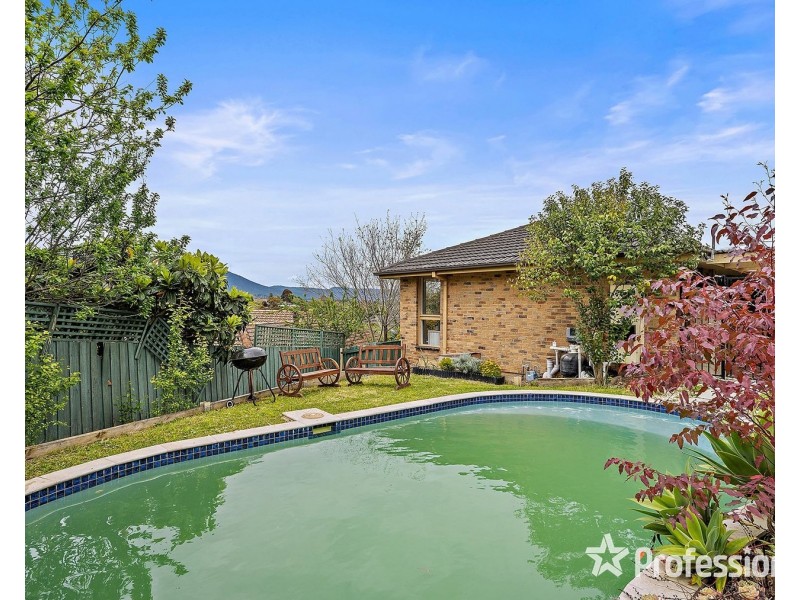 13 Alawara Drive, Mooroolbark VIC 3138