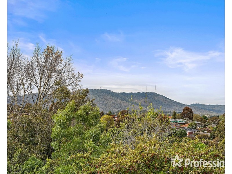 13 Alawara Drive, Mooroolbark VIC 3138