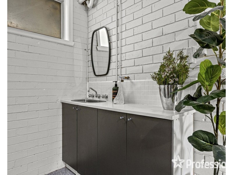 13 McDermott Avenue, Mooroolbark VIC 3138