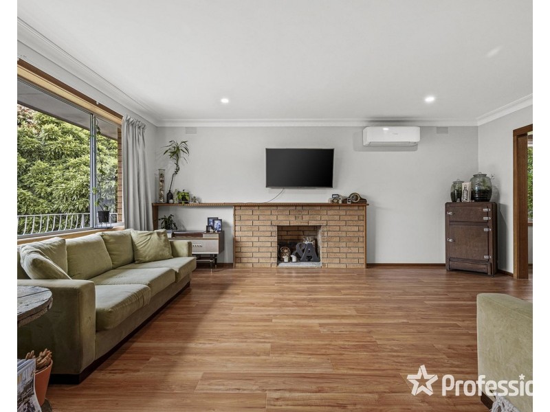 13 McDermott Avenue, Mooroolbark VIC 3138