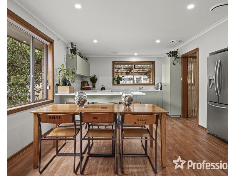 13 McDermott Avenue, Mooroolbark VIC 3138