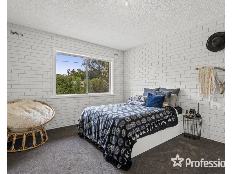 13 McDermott Avenue, Mooroolbark VIC 3138
