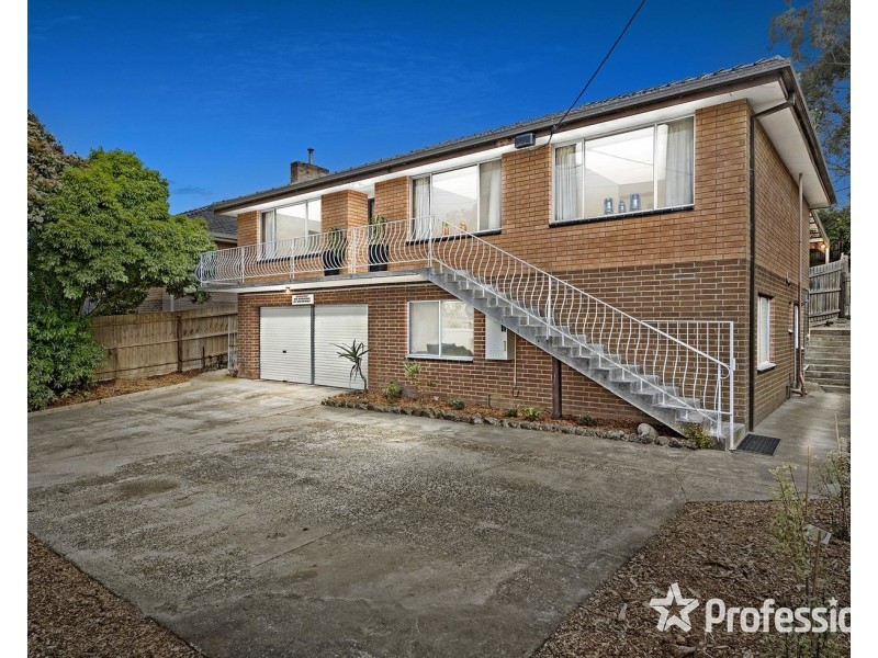 13 McDermott Avenue, Mooroolbark VIC 3138