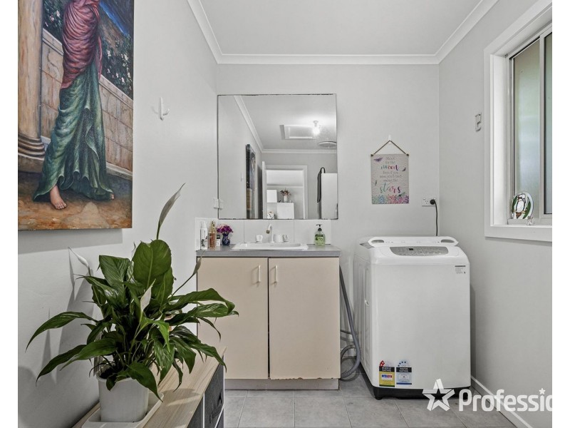 13 McDermott Avenue, Mooroolbark VIC 3138