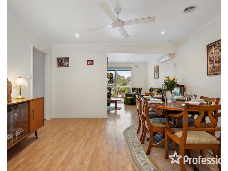 7 Holmes Road, Mooroolbark VIC 3138