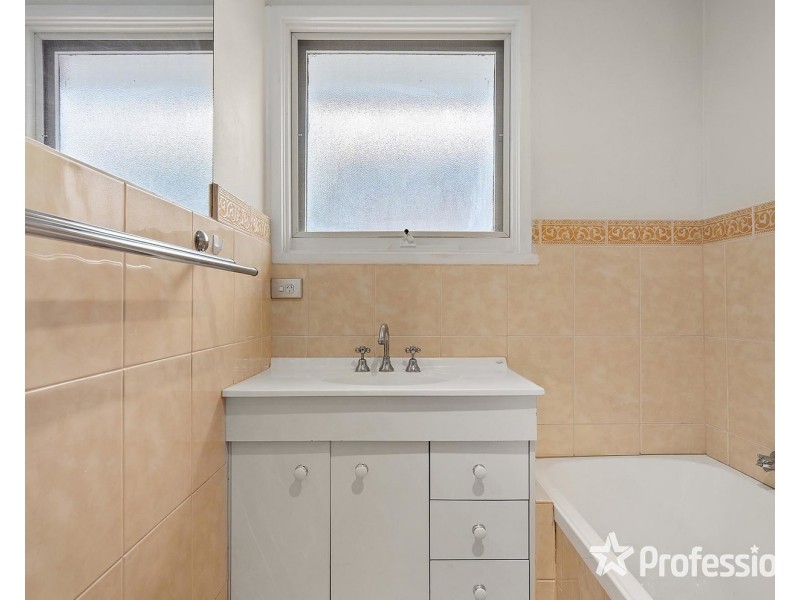 7 Holmes Road, Mooroolbark VIC 3138