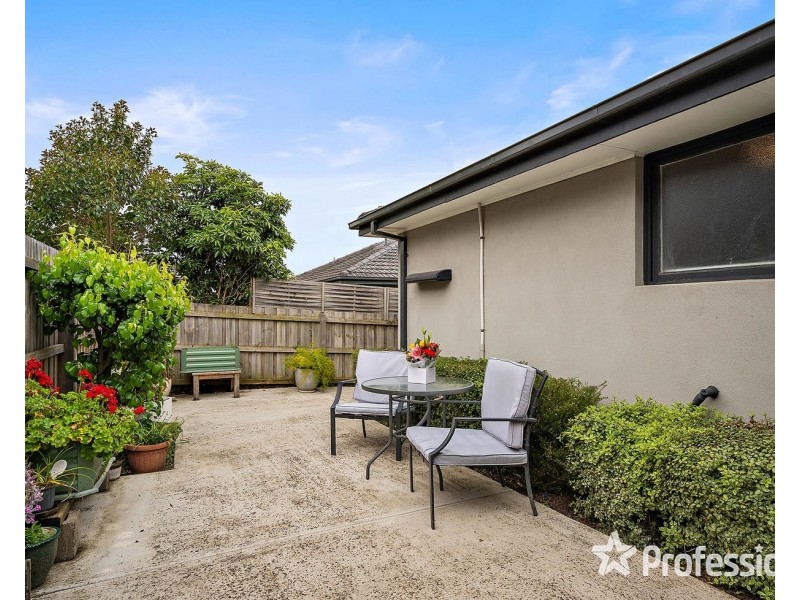 7 Holmes Road, Mooroolbark VIC 3138