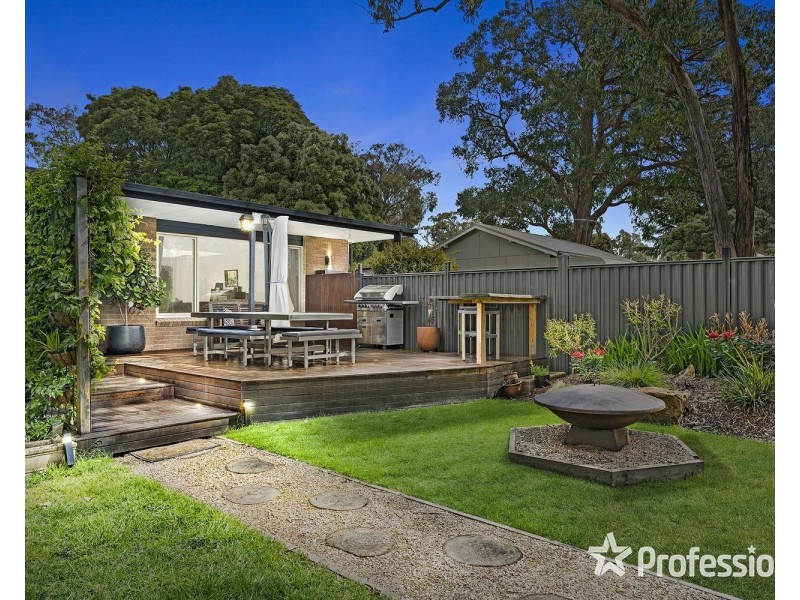 42 Fernhill Road, Mount Evelyn VIC 3796