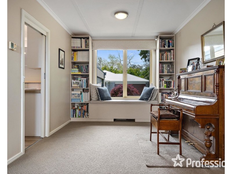 42 Fernhill Road, Mount Evelyn VIC 3796