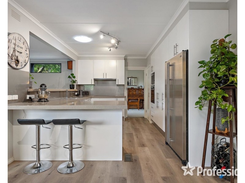 42 Fernhill Road, Mount Evelyn VIC 3796