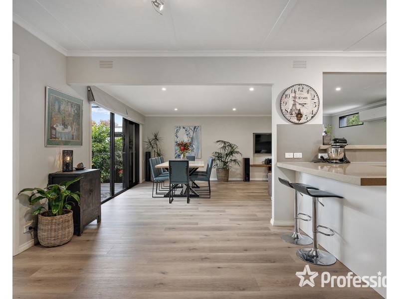 42 Fernhill Road, Mount Evelyn VIC 3796