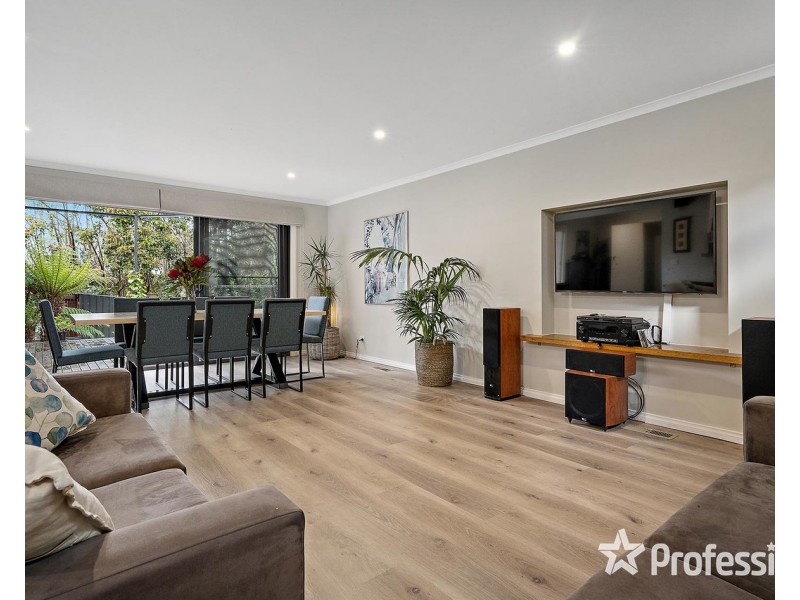 42 Fernhill Road, Mount Evelyn VIC 3796