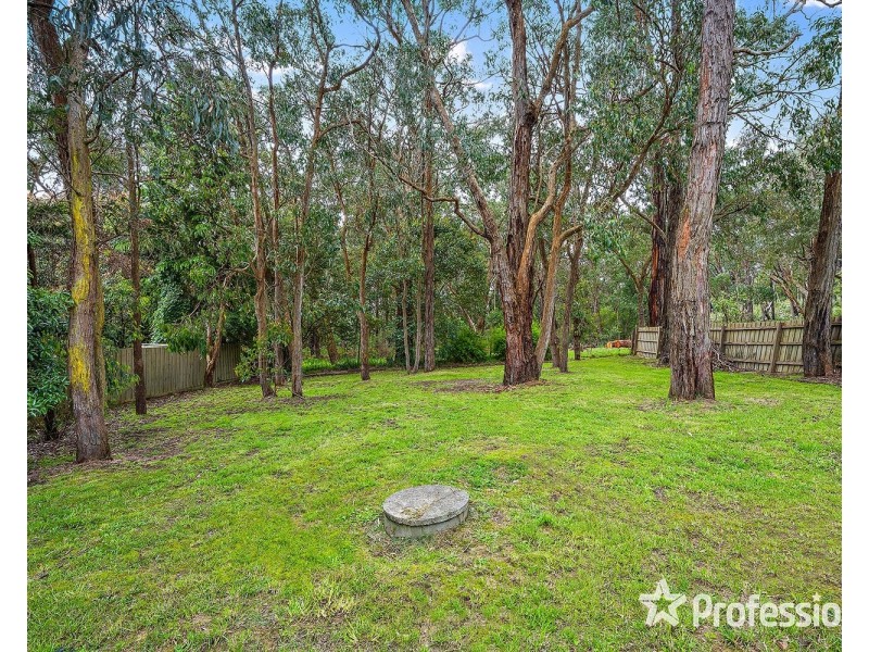 27 The Avenue, Montrose VIC 3765