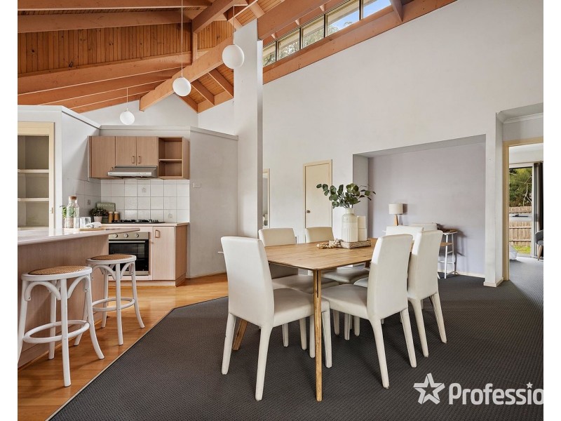 11/12 Emora Street, Croydon VIC 3136