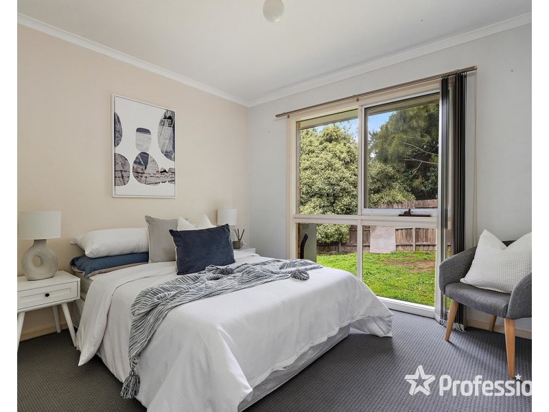 11/12 Emora Street, Croydon VIC 3136