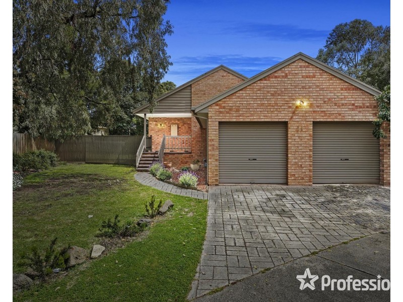 11/12 Emora Street, Croydon VIC 3136