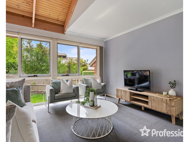 11/12 Emora Street, Croydon VIC 3136