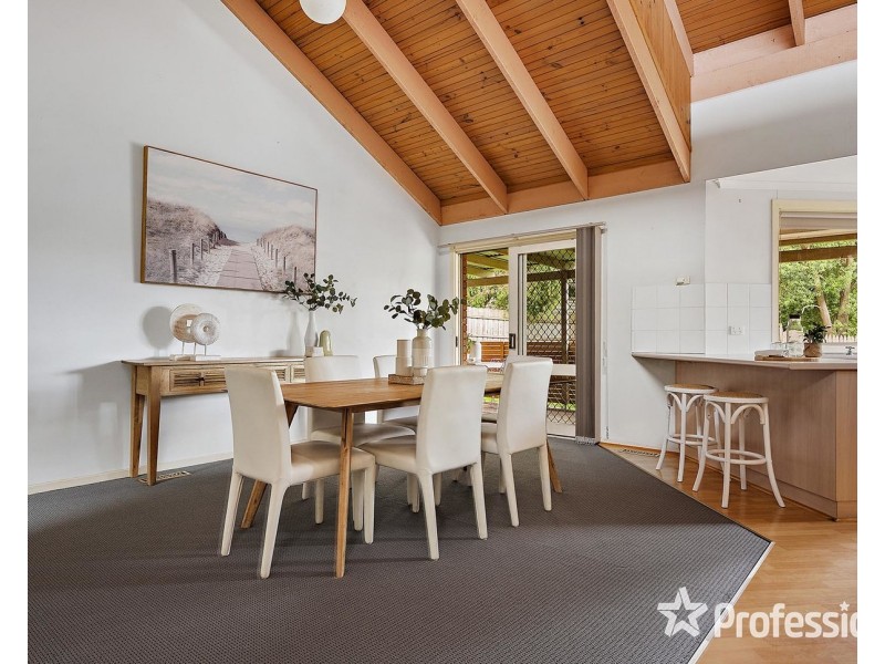 11/12 Emora Street, Croydon VIC 3136