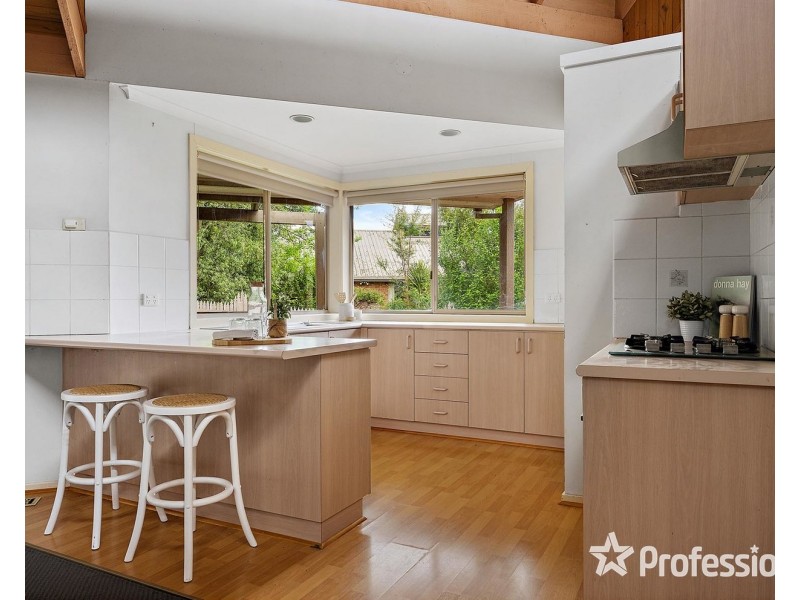 11/12 Emora Street, Croydon VIC 3136