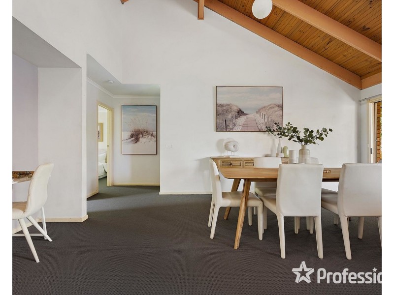 11/12 Emora Street, Croydon VIC 3136