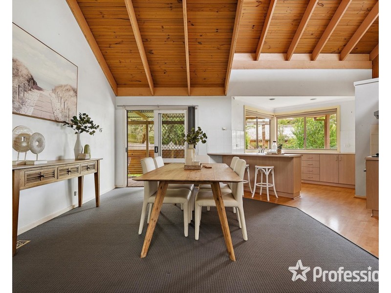 11/12 Emora Street, Croydon VIC 3136