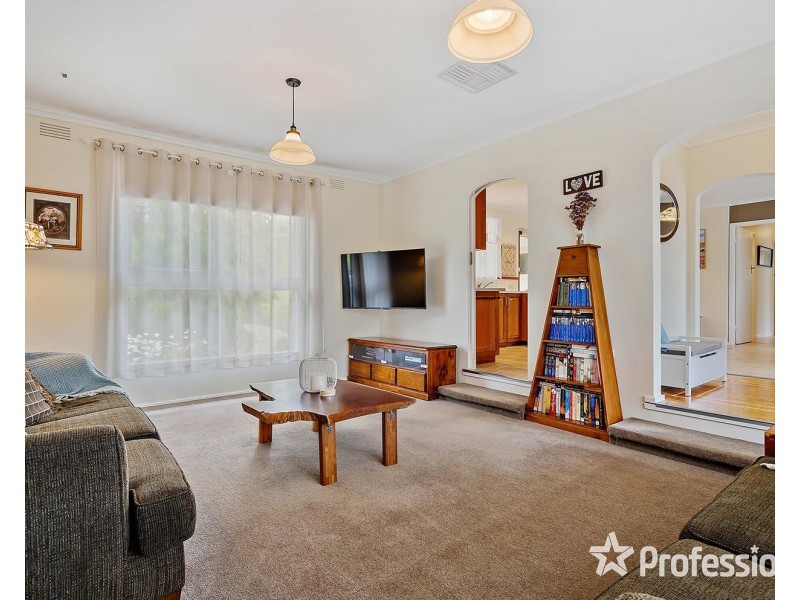 37 Kipling Avenue, Mooroolbark VIC 3138