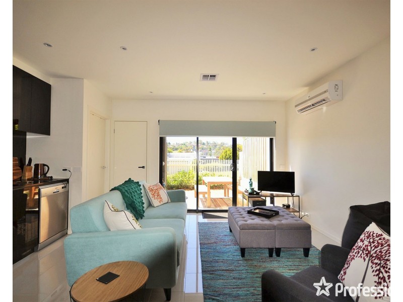 63 Belsay Chase, Chirnside Park VIC 3116