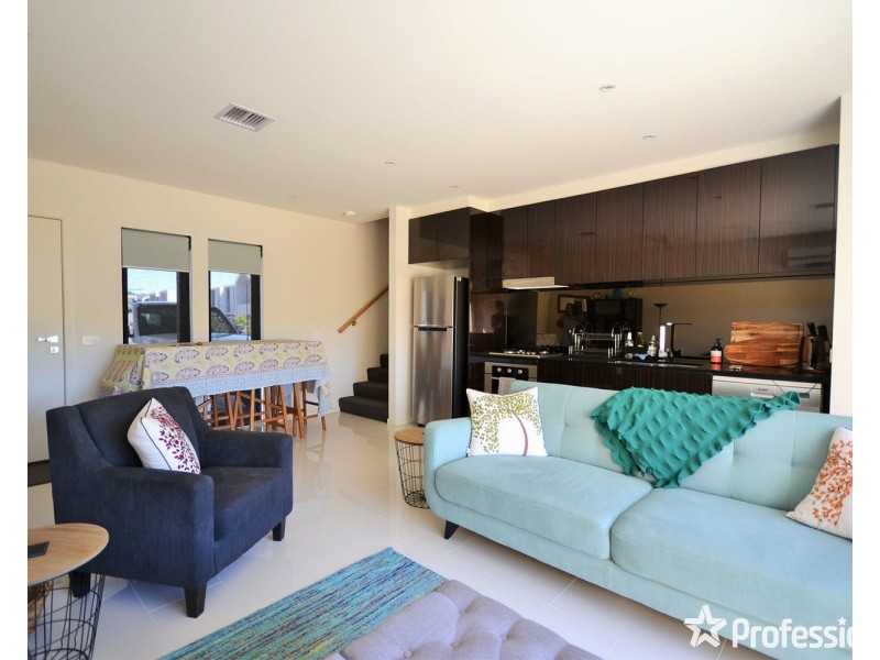 63 Belsay Chase, Chirnside Park VIC 3116