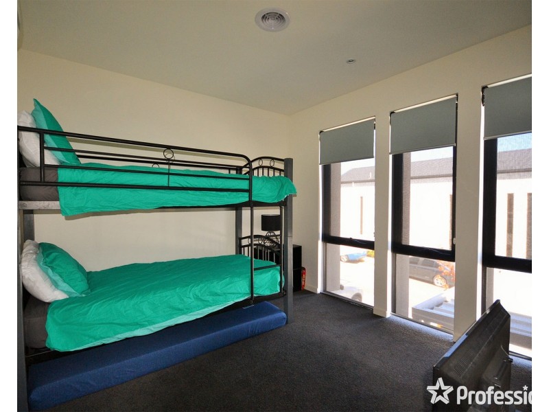 63 Belsay Chase, Chirnside Park VIC 3116