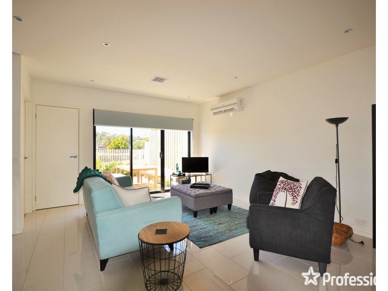 63 Belsay Chase, Chirnside Park VIC 3116