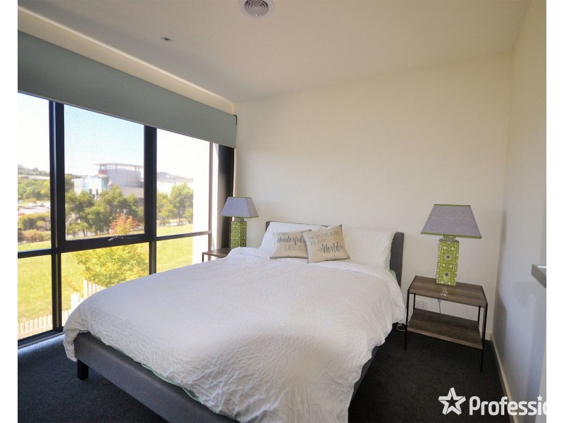 63 Belsay Chase, Chirnside Park VIC 3116