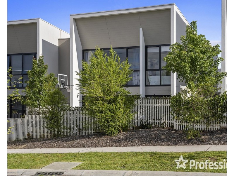 4 Amadeo Way, Chirnside Park VIC 3116