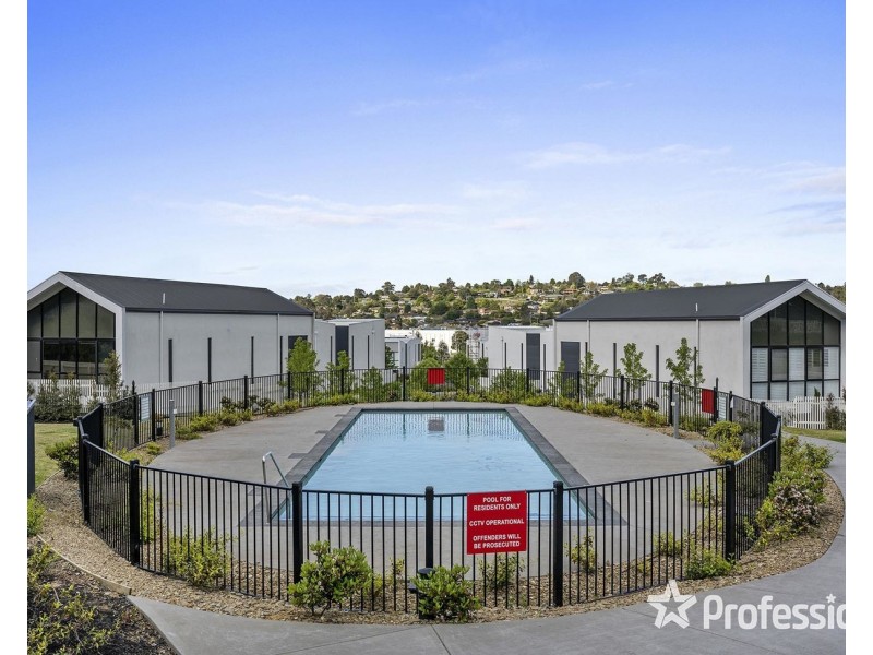 4 Amadeo Way, Chirnside Park VIC 3116