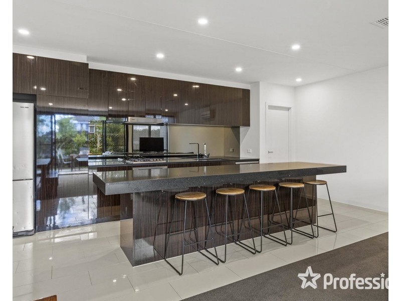 4 Amadeo Way, Chirnside Park VIC 3116