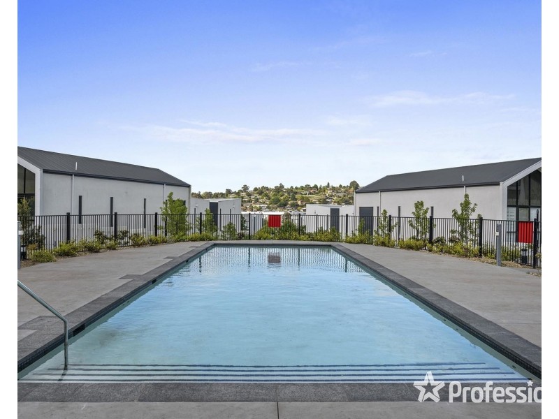 4 Amadeo Way, Chirnside Park VIC 3116