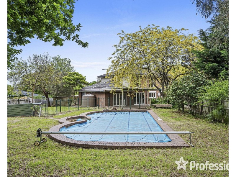 38 McDermott Avenue, Mooroolbark VIC 3138