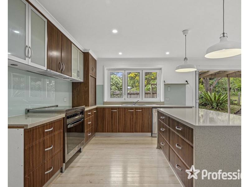 38 McDermott Avenue, Mooroolbark VIC 3138