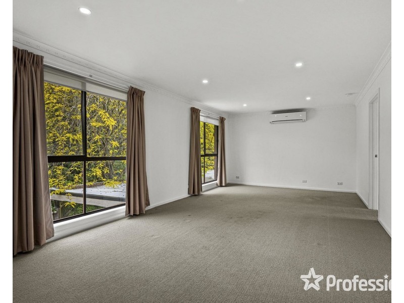 38 McDermott Avenue, Mooroolbark VIC 3138